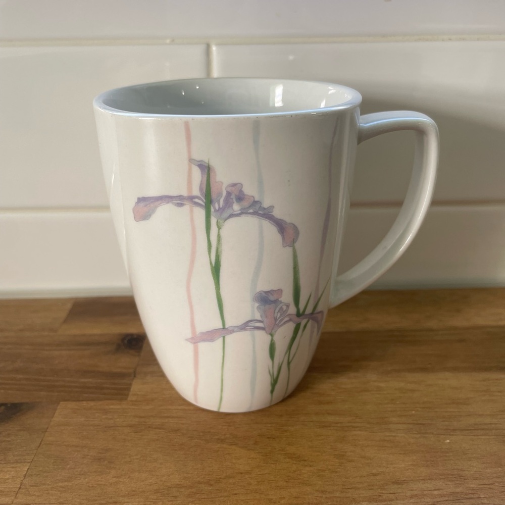 Corelle Shadow Iris Mug Coffee Cup Tea Cup Porcelain Flowers